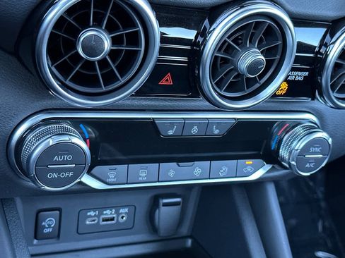 New 2025 Nissan Sentra SR w/ SR Premium Package image 19