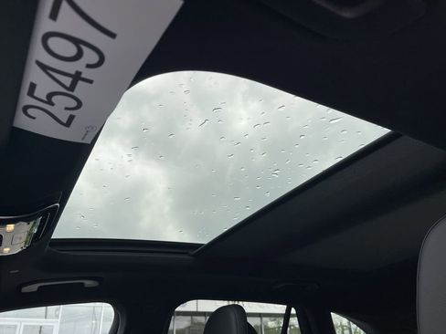 New 2025 Mercedes-Benz GLC 300 4MATIC image 9