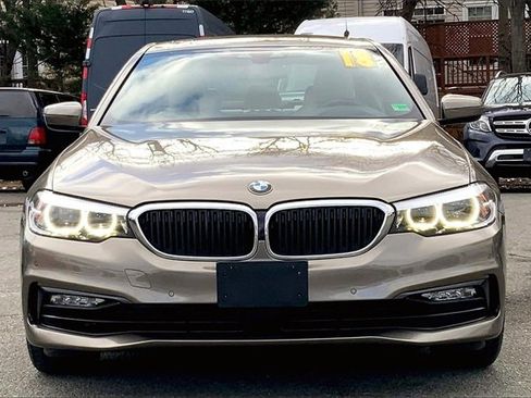 Used 2018 BMW 540i 540i image 2