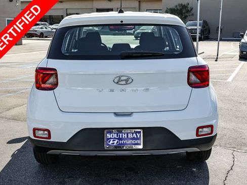 Certified 2024 Hyundai Venue SE FWD image 5