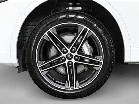 Used 2025 Audi Q5 e Premium Plus image 25
