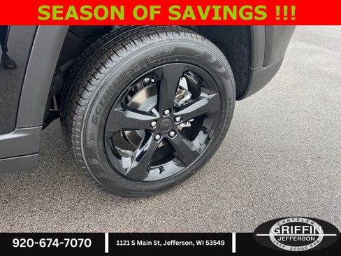 New 2025 Jeep Grand Cherokee Limited w/ Luxury Tech Group II image 19