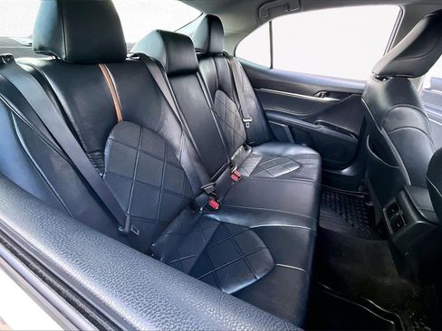 Certified 2018 Toyota Camry XLE image 24