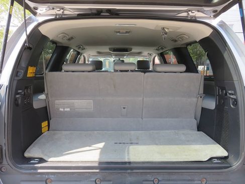 Used 2011 Toyota Sequoia Limited AWD/4WD image 29
