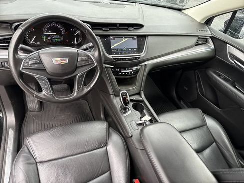 Used 2018 Cadillac XT5 Luxury w/ Driver Awareness Package FWD image 21