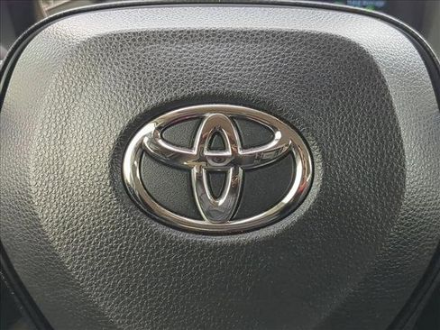 Used 2021 Toyota Corolla LE image 24