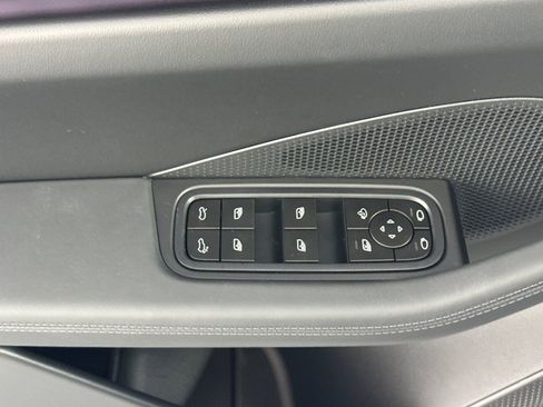 New 2026 Porsche Macan 4 Electric image 13