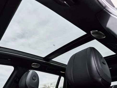 Used 2024 Mercedes-Benz Maybach GLS 600 4MATIC image 47