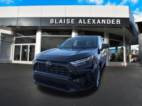 Used 2025 Toyota RAV4 LE image 10