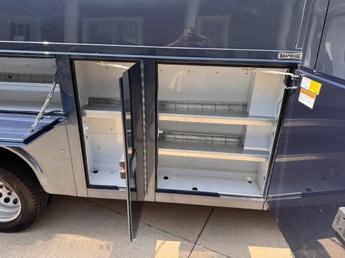 Used 2025 Ford Transit 350 DRW RWD image 28