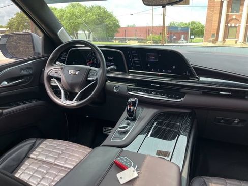 Used 2023 Cadillac Escalade V AWD/4WD image 45