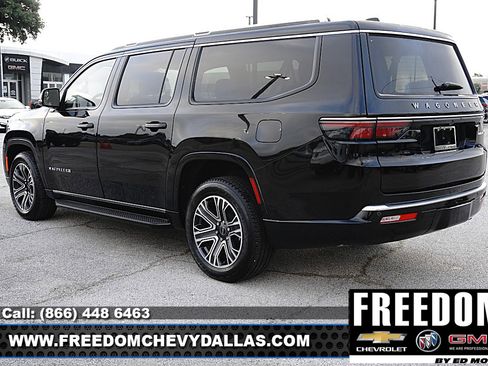 Used 2025 Jeep Wagoneer L Series II AWD/4WD image 36