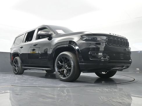 Used 2023 Jeep Wagoneer Series II image 65