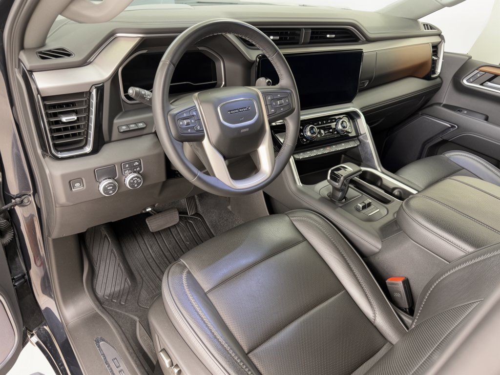 Used 2023 GMC Sierra 1500 Denali w/ Denali Reserve Package RWD image 4