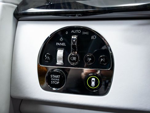 Used 2021 Rolls-Royce Phantom Sedan RWD image 79