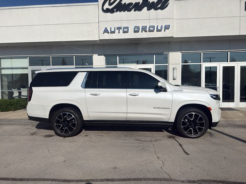 Used 2023 Chevrolet Suburban High Country AWD/4WD image 2