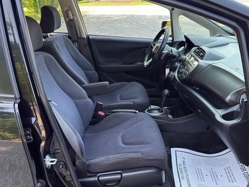 Used 2013 Honda Fit Sport image 38