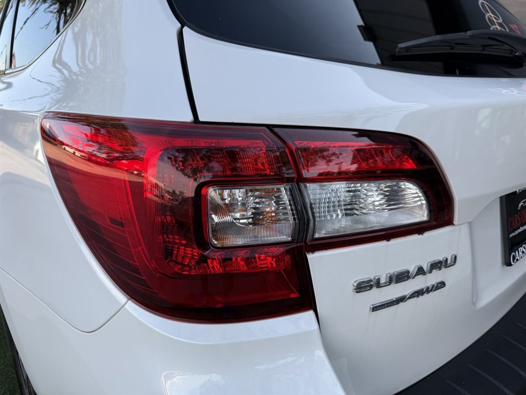Used 2019 Subaru Outback 2.5i Limited w/ Popular Package #2 AWD/4WD image 11