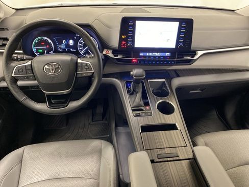 Used 2023 Toyota Sienna Limited AWD/4WD image 21