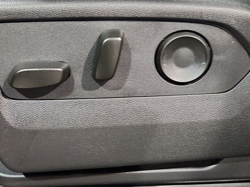 Used 2025 Chevrolet Silverado 2500 Custom w/ Custom Convenience Package image 16