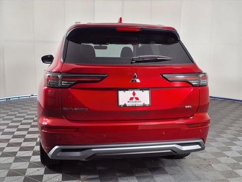 New 2025 Mitsubishi Outlander SEL image 6