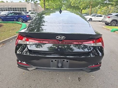 Used 2023 Hyundai Elantra SEL w/ Convenience Package FWD image 7