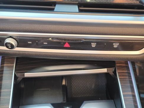 Used 2023 BMW X7 xDrive40i w/ M Sport Package image 21