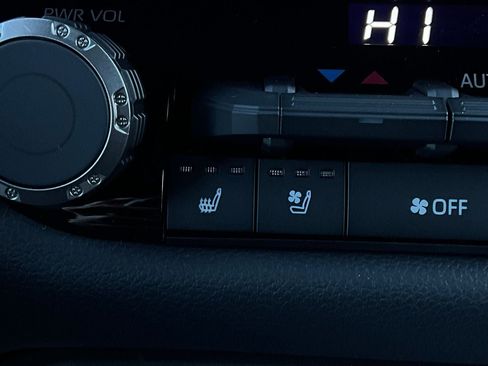 New 2026 Toyota Tundra Limited image 32