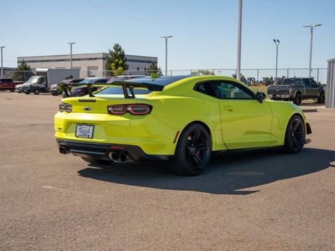 Used 2019 Chevrolet Camaro ZL1 RWD image 7