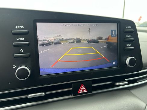 Used 2023 Hyundai Elantra SEL image 46