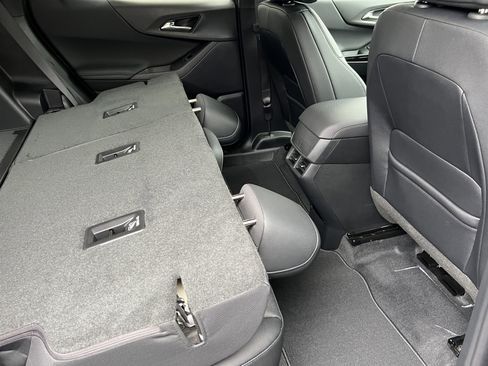 New 2026 Chevrolet Equinox LT w/ Convenience Package II image 21