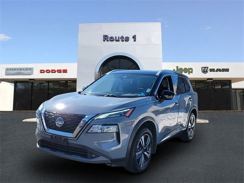 Used 2021 Nissan Rogue SL w/ Premium Package image 4