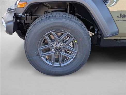 New 2026 Jeep Gladiator Sport AWD/4WD image 9