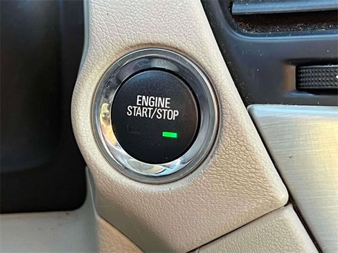 Used 2018 GMC Yukon Denali image 28