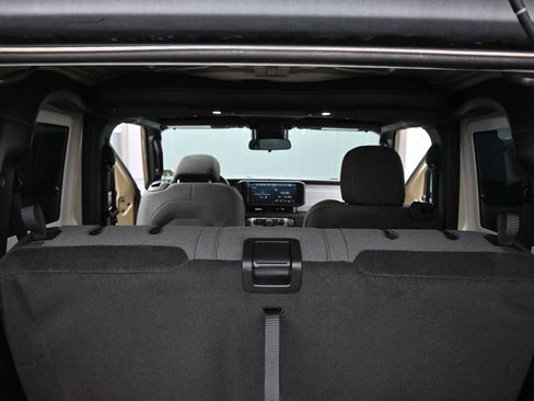 Used 2025 Jeep Wrangler Sport image 31