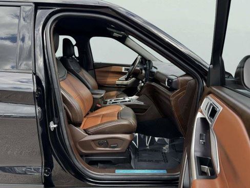 Used 2022 Ford Explorer King Ranch w/ Premium Technology Package AWD/4WD image 49