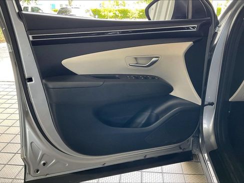 Used 2024 Hyundai Tucson SEL FWD image 2