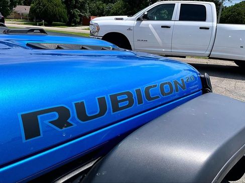 Used 2023 Jeep Wrangler Unlimited Rubicon 4xe AWD/4WD image 11