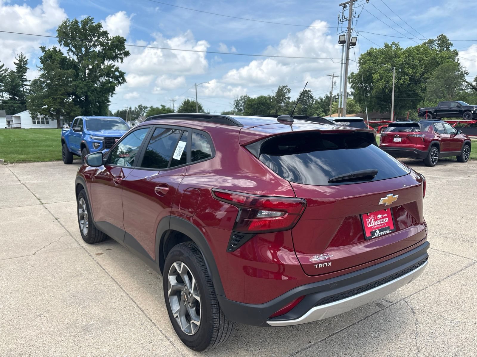 Used 2025 Chevrolet Trax LT FWD image 5