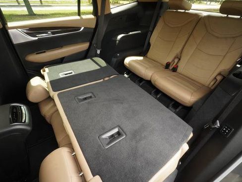Used 2020 Cadillac XT6 Premium Luxury w/ Platinum Package FWD image 29