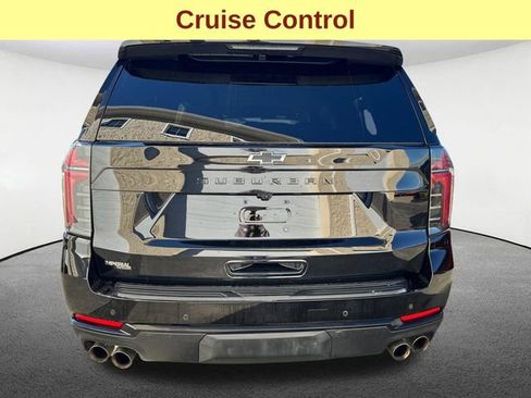 Used 2025 Chevrolet Suburban Z71 AWD/4WD image 12