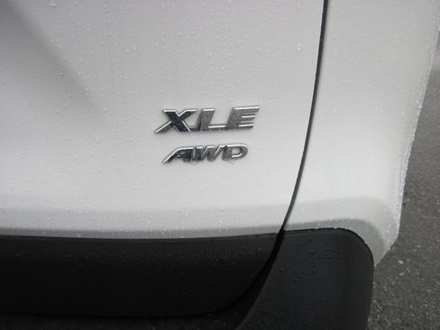Used 2025 Toyota RAV4 XLE AWD/4WD image 7
