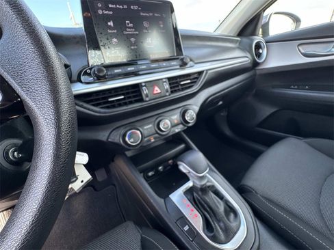 Used 2024 Kia Forte LXS w/ LXS Technology Package image 50