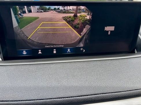 Used 2023 Acura MDX FWD image 39