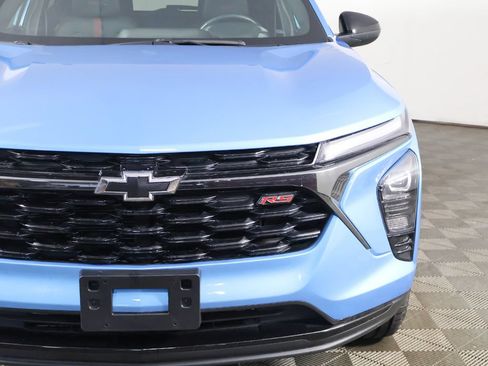Used 2025 Chevrolet Trax RS w/ Driver Confidence Package FWD image 14