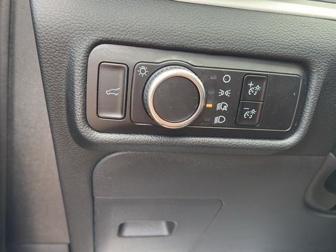 Used 2023 Ford Explorer XLT RWD image 27