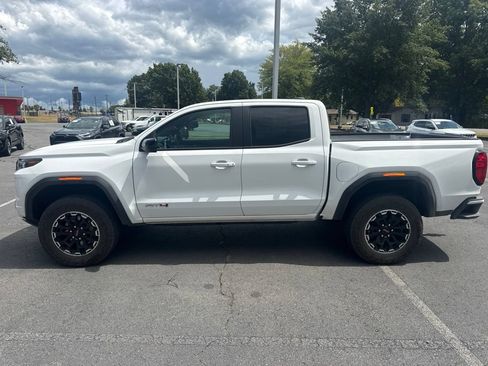 Used 2026 GMC Canyon AT4 w/ AT4 Premium Package AWD/4WD image 4