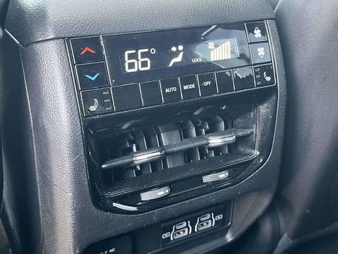 Used 2024 Jeep Grand Cherokee L Limited w/ Luxury Tech Group II AWD/4WD image 21