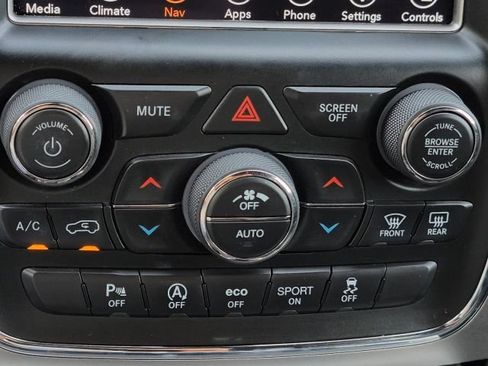 Used 2018 Jeep Grand Cherokee Limited AWD/4WD image 31