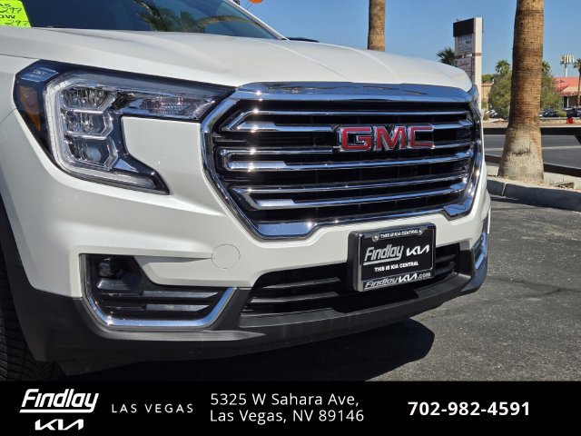 Used 2022 GMC Terrain SLT AWD/4WD image 2